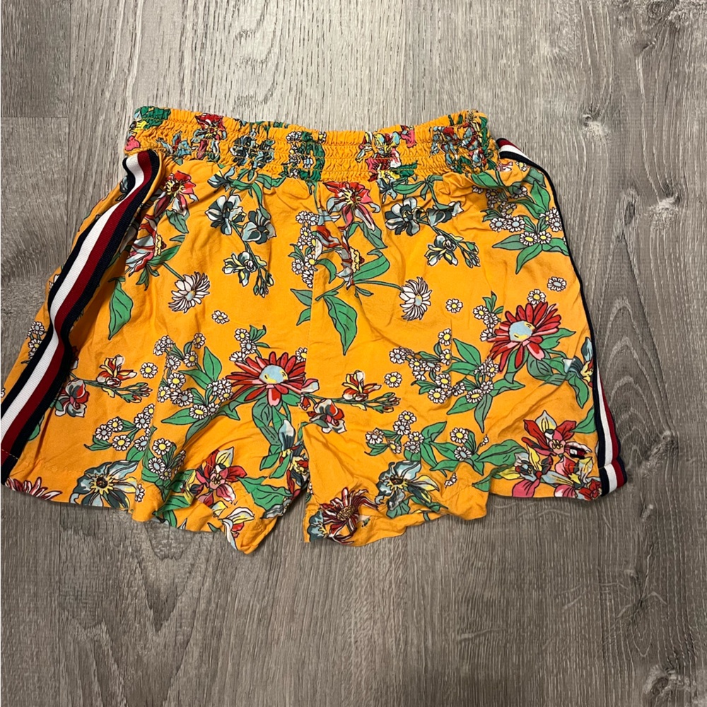 Girl's Tommy‎ Hilfiger Yellow Floral Shorts- Size S(7)- Pre-owned